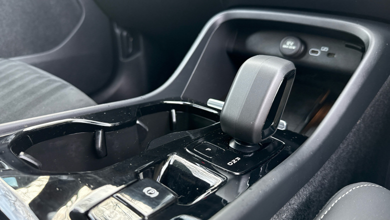 Volvo XC40 2.0 B3P Plus Dark 5dr Auto Petrol Estate